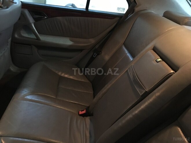 Mercedes E 240 1998, 175,000 km - 2.4 l - Xırdalan