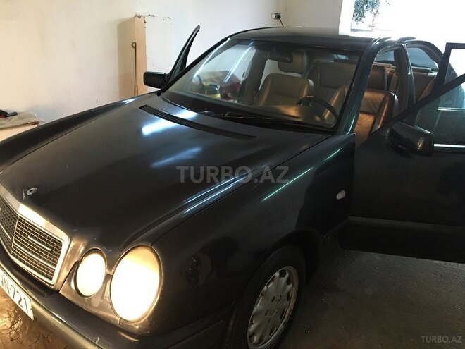 Mercedes E 240 1998, 175,000 km - 2.4 l - Xırdalan