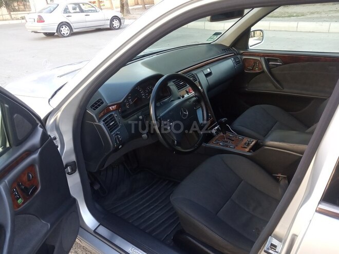 Mercedes E 240 1999, 317,000 km - 2.4 l - Mingəçevir