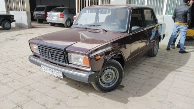 LADA (VAZ) 2107 2007, 200,090 km - 1.7 л - Salyan