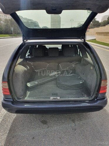 Mercedes E 240 1998, 300,000 km - 2.4 l - Bakı