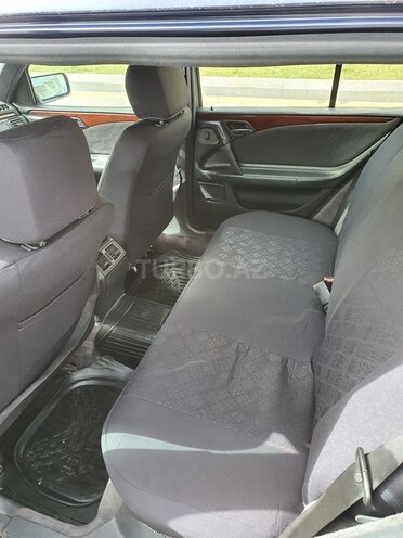 Mercedes E 240 1998, 300,000 km - 2.4 l - Bakı