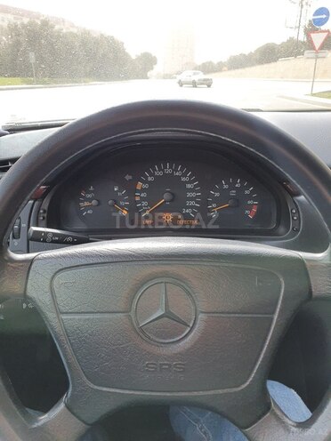 Mercedes E 240 1998, 300,000 km - 2.4 l - Bakı