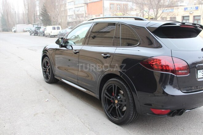 Porsche Cayenne GTS 2013, 97,000 km - 4.8 l - Bakı