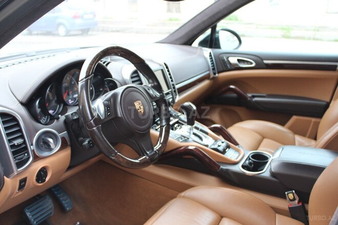 Porsche Cayenne GTS 2013, 97,000 km - 4.8 l - Bakı