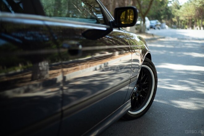 BMW 525 2001, 218,645 km - 2.5 l - Sumqayıt
