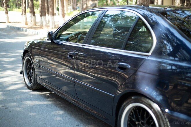 BMW 525 2001, 218,645 km - 2.5 l - Sumqayıt