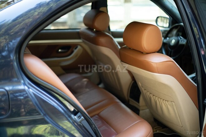 BMW 525 2001, 218,645 km - 2.5 l - Sumqayıt