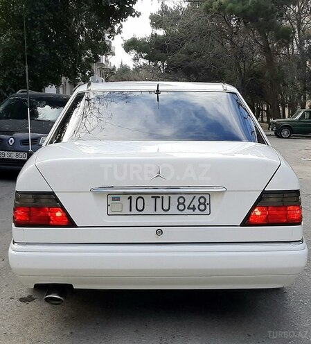 Mercedes E 220 1993, 384,000 km - 2.2 л - Bakı