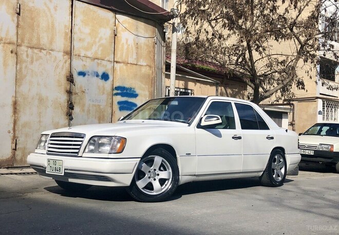Mercedes E 220 1993, 384,000 km - 2.2 л - Bakı