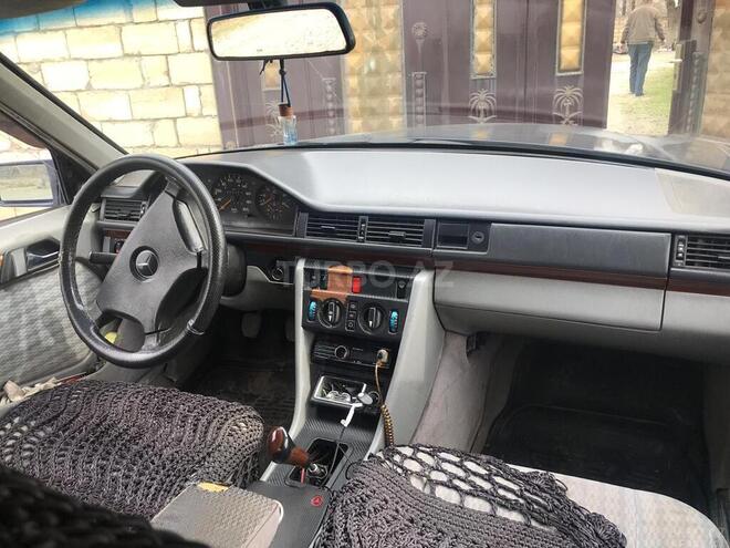 Mercedes E 250 1992, 439,170 km - 2.5 l - İmişli