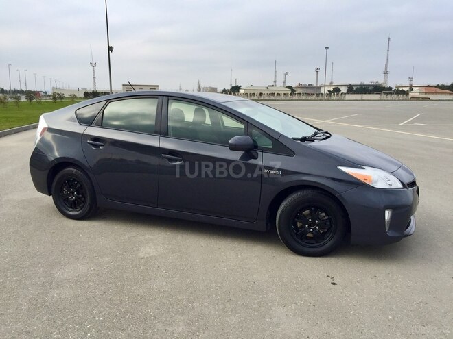 Toyota Prius 2015, 105,000 km - 1.8 l - Bakı