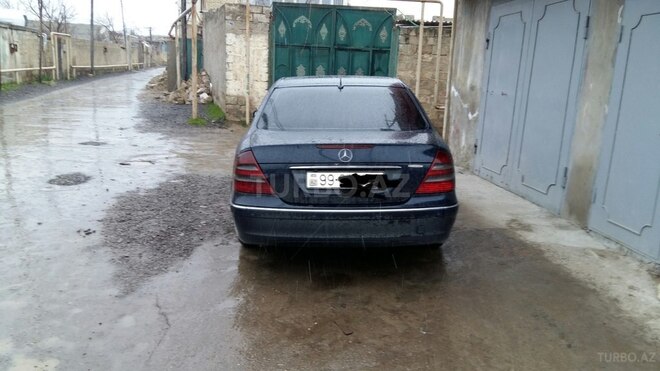 Mercedes E 220 2004, 217,057 km - 2.2 l - Bakı