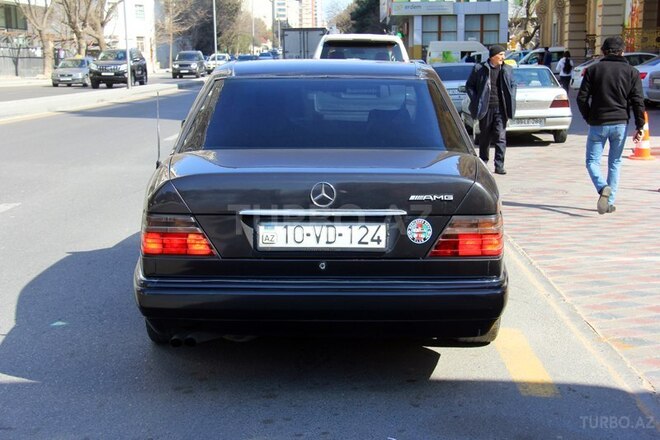 Mercedes E 250 1993, 354,000 km - 2.5 l - Bakı