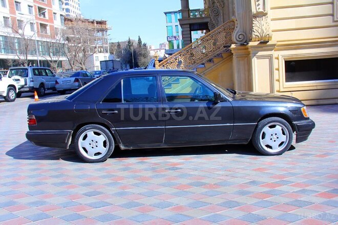 Mercedes E 250 1993, 354,000 km - 2.5 l - Bakı