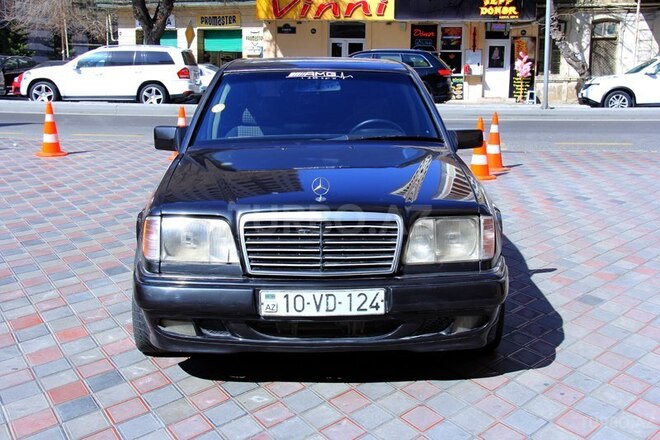 Mercedes E 250 1993, 354,000 km - 2.5 l - Bakı