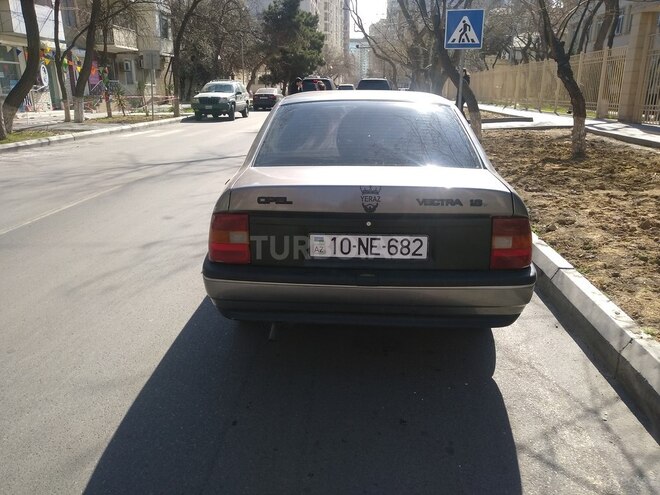 Opel Vectra 1992, 150,000 km - 1.8 l - Bakı