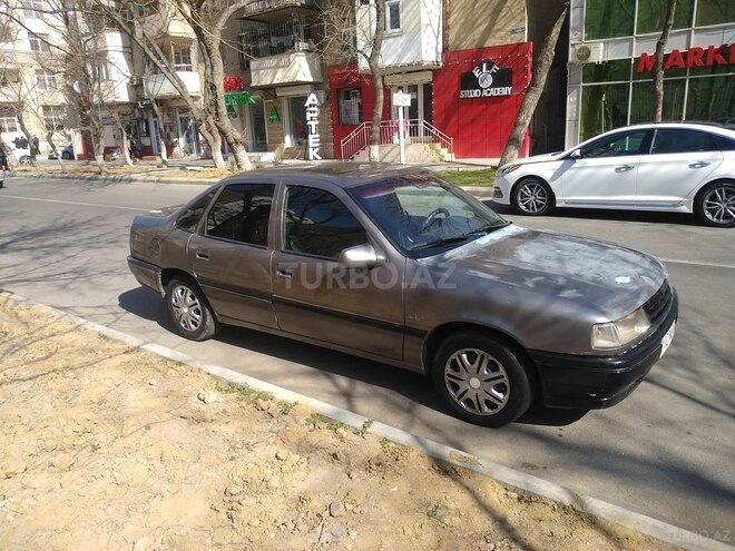 Opel Vectra 1992, 150,000 km - 1.8 l - Bakı