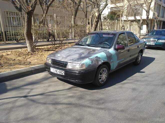 Opel Vectra 1992, 150,000 km - 1.8 l - Bakı