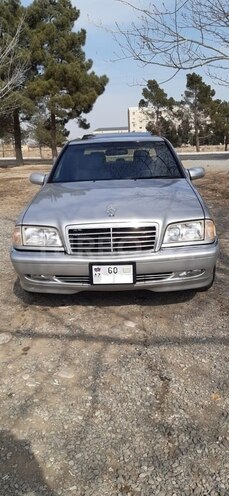 Mercedes C 230 2000, 166,402 km - 2.3 l - Naftalan