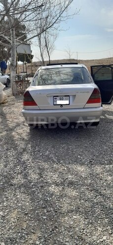 Mercedes C 230 2000, 166,402 km - 2.3 l - Naftalan