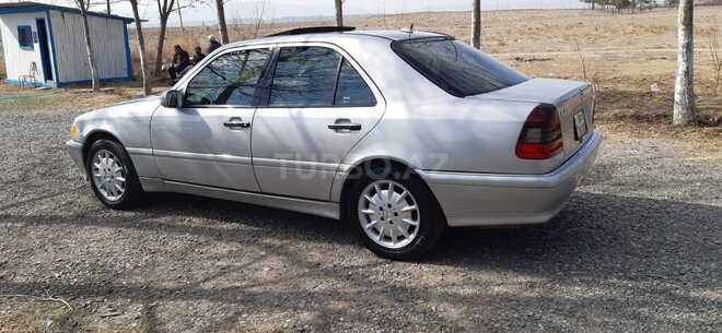 Mercedes C 230 2000, 166,402 km - 2.3 l - Naftalan