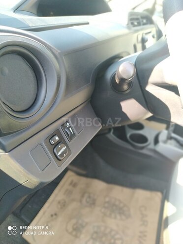 Toyota Prius C 2013, 30,000 km - 1.5 l - Bakı