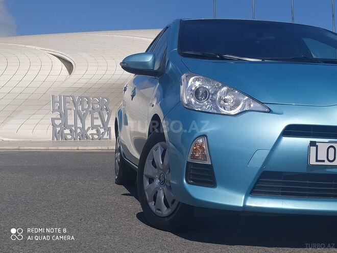Toyota Prius C 2013, 30,000 km - 1.5 l - Bakı