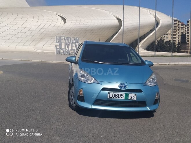 Toyota Prius C 2013, 30,000 km - 1.5 l - Bakı