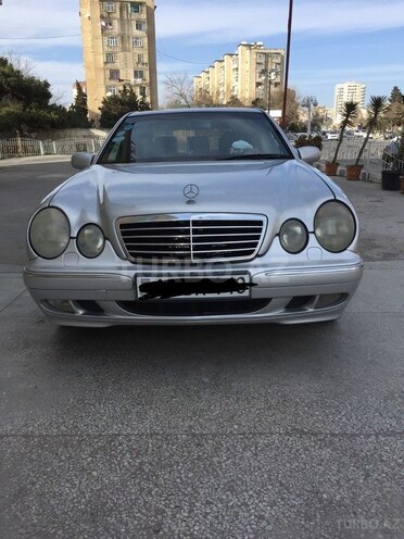 Mercedes E 240 1999, 325,600 km - 2.4 l - Bakı