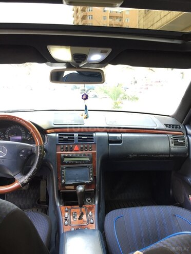 Mercedes E 240 1999, 325,600 km - 2.4 l - Bakı