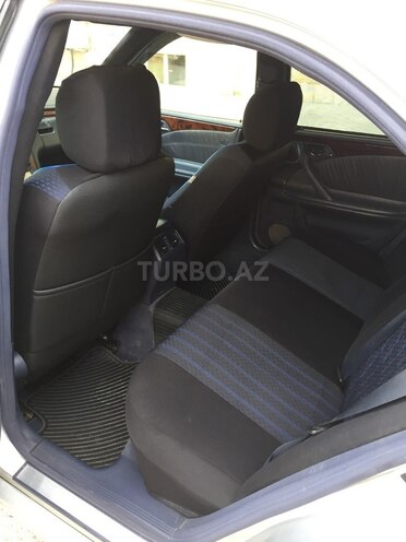 Mercedes E 240 1999, 325,600 km - 2.4 l - Bakı