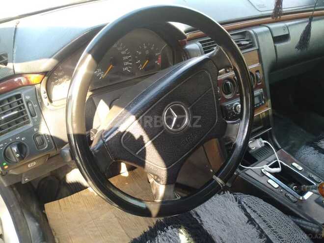 Mercedes E 220 1995, 652,480 km - 2.2 l - Mingəçevir