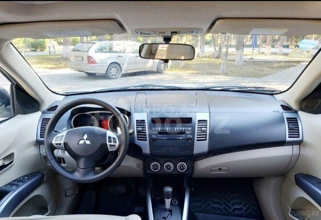 Mitsubishi Outlander 2008, 180,000 km - 2.4 л - Bakı