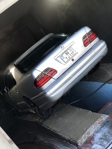 Mercedes E 430 2001, 400,000 km - 4.3 l - Lerik