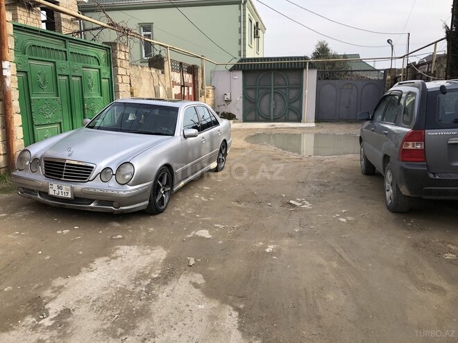 Mercedes E 430 2001, 400,000 km - 4.3 l - Lerik