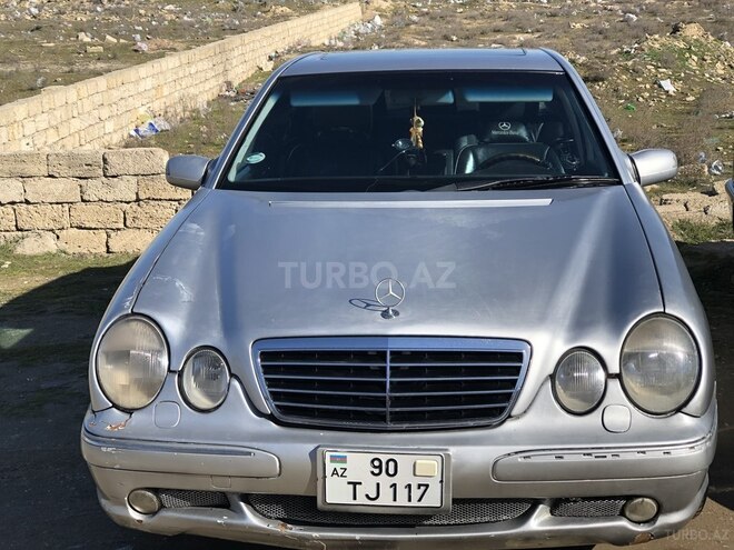 Mercedes E 430 2001, 400,000 km - 4.3 l - Lerik