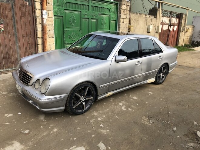 Mercedes E 430 2001, 400,000 km - 4.3 l - Lerik