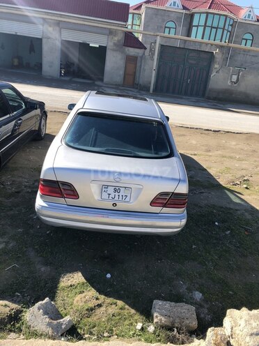 Mercedes E 430 2001, 400,000 km - 4.3 l - Lerik