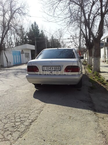 Mercedes E 230 1996, 411,000 km - 2.3 l - Zərdab