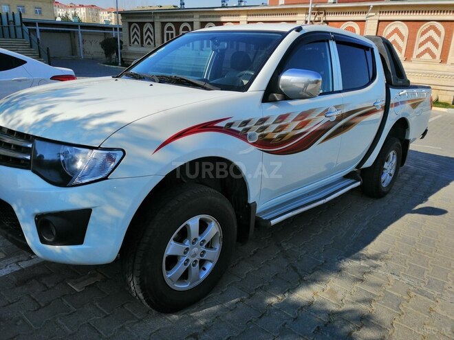 Mitsubishi L200 2015, 152,000 km - 2.5 l - Bakı