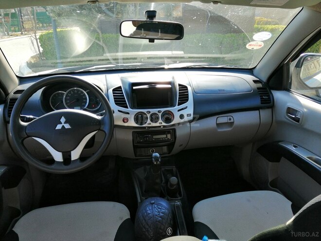 Mitsubishi L200 2015, 152,000 km - 2.5 l - Bakı