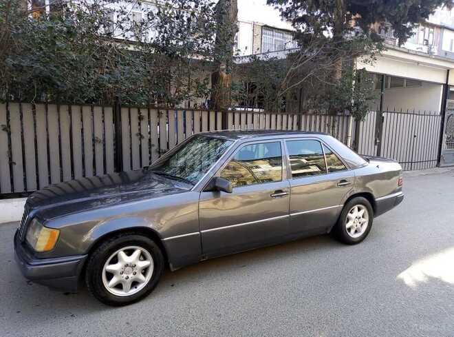 Mercedes E 220 1994, 583,000 km - 2.2 l - Bakı