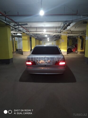 Mercedes E 240 1999, 166,500 km - 2.4 л - Bakı