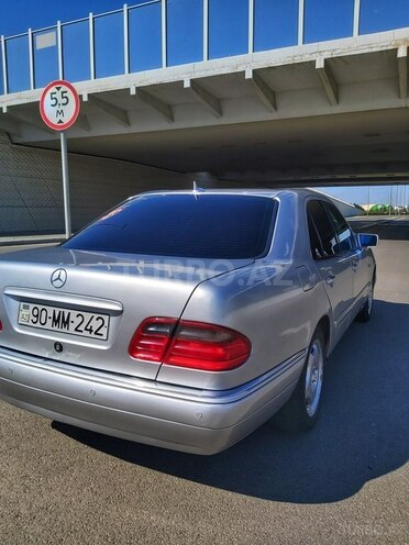 Mercedes E 230 1996, 326,000 km - 2.3 l - Bakı