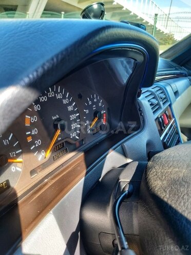 Mercedes E 230 1996, 326,000 km - 2.3 l - Bakı