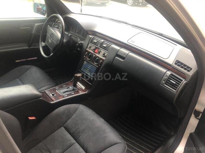 Mercedes E 230 1995, 420,000 km - 2.3 l - Bakı