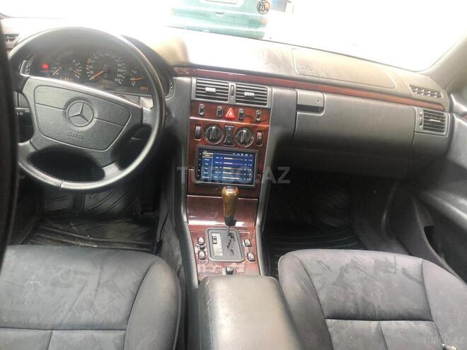 Mercedes E 230 1995, 420,000 km - 2.3 l - Bakı