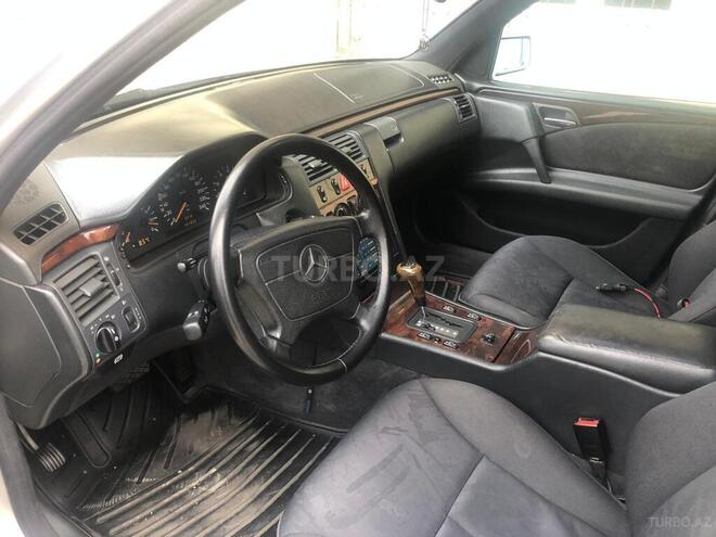 Mercedes E 230 1995, 420,000 km - 2.3 l - Bakı