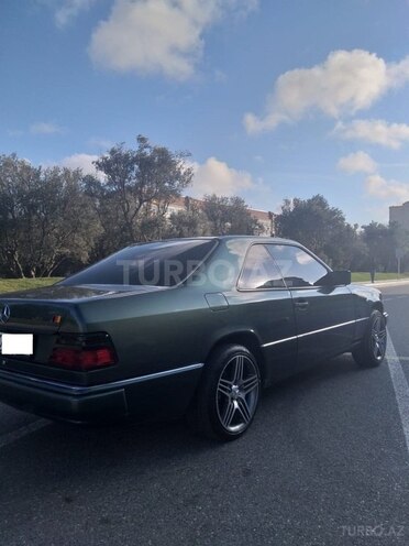 Mercedes E 200 1993, 165,000 km - 2.0 l - Bakı